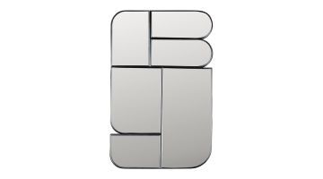 Geometrische Glamour spiegel van Zuiver met afgeronde hoeken, verticaal geplaatst.