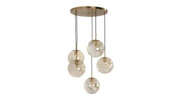 COCOmaison hanglamp met vijf glazen bollen in amberkleur en goudkleurige accenten, creëert een sfeervolle en moderne uitstraling.