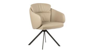 Gealux Rotonda armstoel in beige leer met zwarte draaibare sterpoot, driekwart vooraanzicht tegen witte achtergrond