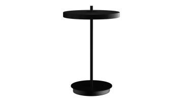 Zwarte Asteria Move tafellamp met minimalistisch ontwerp en ronde voet.