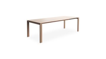 Uitschuifbare eettafel Altera met licht houten blad en strak onderstel in natuurlijke houttint