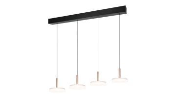 Vierlichts hanglamp Celeste met mat wit glas en koperkleurige elementen, bevestiging op een zwarte metalen balk.