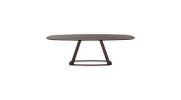 Eetkamertafel Fier deens ovaal met keramiek blad en stalen onderstel, vooraanzicht.