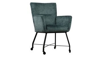 Armstoel Westport in groenblauwe stof met hoge rugleuning en zwart metalen onderstel op wielen schuin van voren