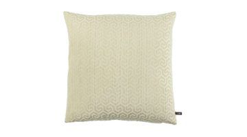 Sierkussen Mylena Sand van Claudi in een zachte zandkleur met een verfijnd geometrisch patroon, perfect voor een luxe en stijlvolle uitstraling.