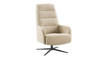 Beige draaifauteuil Atika van INHOUSE met een hoge rugleuning en zwart metalen onderstel.