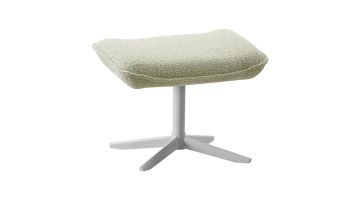 Schuin vooraanzicht van INHOUSE hocker Irabo in groene stof met grijs metalen draaivoet.