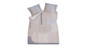 Vandyck Lush Lagoon linen dekbedovertrek met geometrisch patroon in beige en blauw, inclusief twee kussenslopen, tegen witte achtergrond.