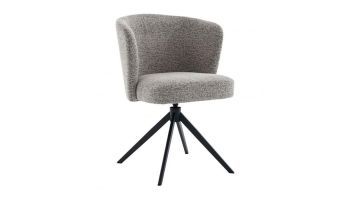 Eetkamerstoel Mandolia van Inhouse in taupe stof met zwart metalen onderstel, schuin vooraanzicht.