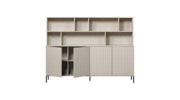 Vooraanzicht van de WOOOD wandkast New Gravure in de kleur Dust met deels geopende deuren.