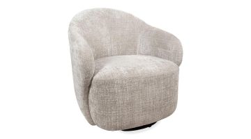 Lichtgrijze draaifauteuil Jimi met afgeronde rugleuning en zitting, schuin vooraanzicht.