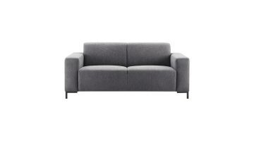 Vooraanzicht van de 2,5-zitsbank Alpa in antraciet van Pronto Wonen.