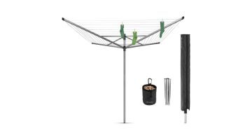 Brabantia droogmolen uitgeklapt met drie groene sokken aan de lijn en een foto van de bijgeleverde knijperzak, grondboor en hoes