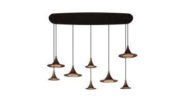 Ztahl Hanglamp Arezzo 6700 Platinum met zeven bronzen kappen in verschillende hoogtes aan een zwarte, ovaalvormige plafondplaat.