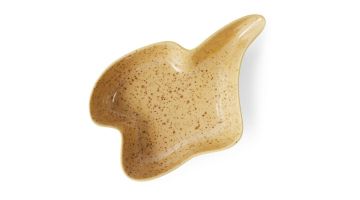 Close-up van de HKLIVING Serving Bowl Shell Vanilla in organische vorm met spikkelpatroon.