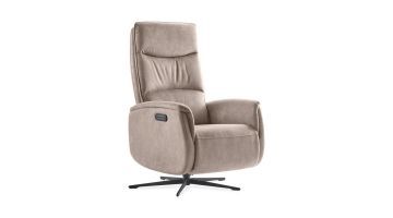 Relaxfauteuil Candora in grijs-bruin microleder met zwarte vijfteensvoet, schuin vooraanzicht.