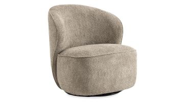 Draaifauteuil Belvi in beige bouclé-stof met ronde vormen en lage rugleuning, vooraanzicht op witte achtergrond.