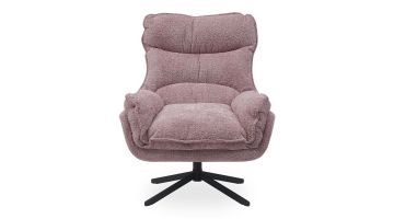 Roze fauteuil Vera met zachte boucléstof en zwarte draaipoot, gefotografeerd recht van voren tegen een witte achtergrond.