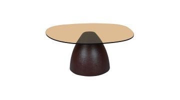 Twee bruine Mara salontafels met ellipsvormige rookglazen bladen en kegelvormige voet, los gepresenteerd tegen een witte achtergrond.