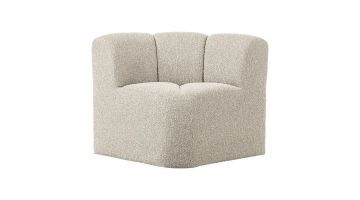 WOOOD hoekbankje Mojo in bouclé beige melange, schuin van voren gefotografeerd, met afgeronde rugleuning en zachte bekleding.