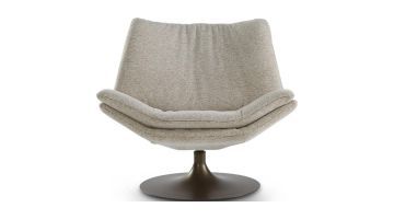 Dyyk Fauteuil Papillon in beige stof met trompetvoet, modern design en comfortabele brede zitting, voor woonkamer of loungehoek.