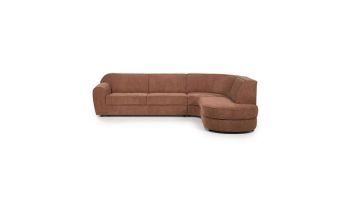 Sevn hoekbank Arianne in Colorado Terra met ottomane rechts en afgeronde vormen, gefotografeerd frontaal in studio-opstelling.