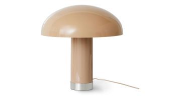 Close-up van de Lounge tafellamp met ronde glanzende kap en cilindervoet.