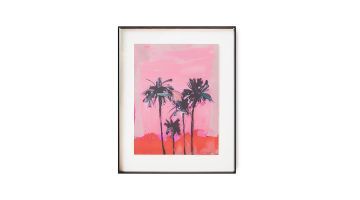 Wanddecoratie Palms met tropische print in roze en oranje tinten, vooraanzicht in acryl lijst.
