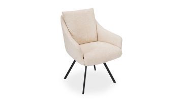 Rold eetkamerstoel met armleuningen, bekleed in beige bouclé stof met zwart metalen poten, schuin vooraanzicht.