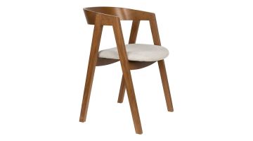 Zuiver Mads eetkamerstoel walnoot met licht beige zitting, gefotografeerd schuin van voren.