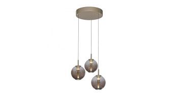 PURE E-Infinity hanglamp met drie amberkleurige glazen lichtbollen en bronzen plafondplaat.