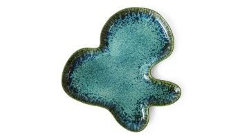 Bovenaanzicht van de HKLIVING schaal Shell Groenblauw met organische vorm en blauw-groene glazuur.