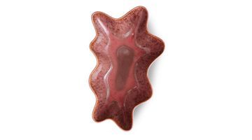 Close-up van de HKLIVING Serveerschaal Shell Coral in roze en koraaltinten, met organische golvende vorm.