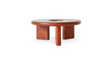 Conversation Coffee Table van bruin mangohout met ronde vorm en centrale uitsparing, frontaal zichtbaar.