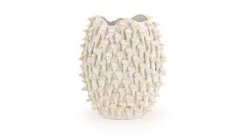 ISAA Vaas Baixas 28x15x33,5 cm, vooraanzicht van witte keramieken vaas met opvallende kegelvormige structuur.