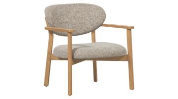 WOOOD Fauteuil Udar Naturel, schuin vooraanzicht van fauteuil met naturel bekleding en houten frame in eiken kleur.