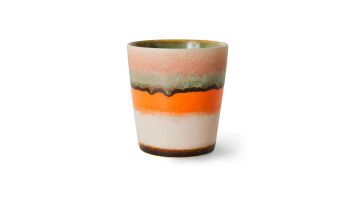 HKLIVING 70’s Ceramic Coffee Mug Burst met oranje, groene en zandkleurige glazuurlaag, close-up zijaanzicht.