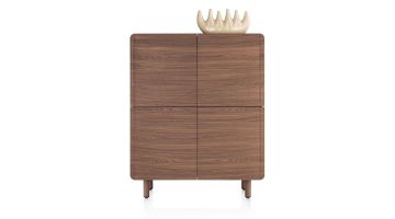 BRIANZA bergkast in gelakt notenfineer met afgeronde hoeken en greeploze softclose deuren.