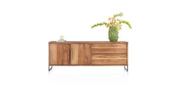 Happy@Home Dressoir Everest met bloemenvaas en decoratie, frontaal beeld.