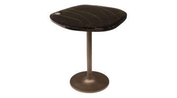 Bijzettafel Eclipse Koper S op witte achtergrond met organisch donker glazen blad met koperkleurige lijnen en ronde metalen voet.