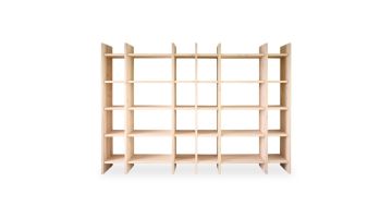 Kast Edward in licht hout, grote wandvullende open vakkenkast met gelijkmatige schappen, frontaal gefotografeerd tegen een witte achtergrond.