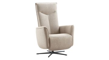 Relaxfauteuil Seduto van Pronto Wonen in beige microvezel, zijaanzicht met hoge rug en zwarte 5-teensvoet.