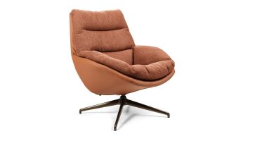 Draaifauteuil Mare in warme bruinoranje stof met bronzen draaivoet
