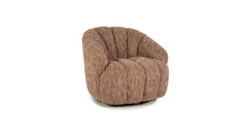 By-Boo Fauteuil Sogno Burgundy met ronde vormen en zachte bordeauxrode bekleding, gefotografeerd schuin van voren op een neutrale achtergrond.