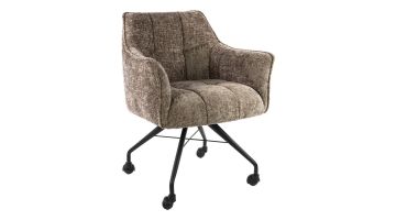 Armstoel Raster Hoven champagne in driekwart aanzicht met zachte stoffen bekleding en zwart metalen onderstel op wieltjes.