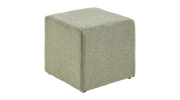 Lichtgroene vierkante poef Roby 45x45 cm met structuurstof en zwarte kunststof pootjes, vrijstaand op witte achtergrond.