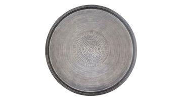 Ronde zwarte decoratieschaal Trebbia 69 cm met subtiele glans en decoratief reliëfpatroon, gefotografeerd van boven op witte achtergrond.