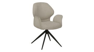 Armstoel Bione Rhodos Clay met armleuningen en zwarte draaipoot, schuin van voren gefotografeerd.