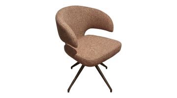 Armstoel Hetton in cognackleurige stof met afgeronde rugleuning en metalen kruispoot.