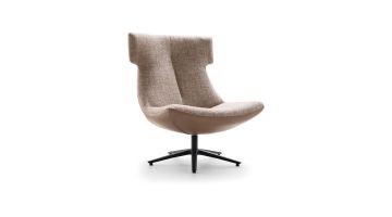 Baenks draaifauteuil Hickson in stof Light Brown met leder Granada Taupe en zwarte draaivoet